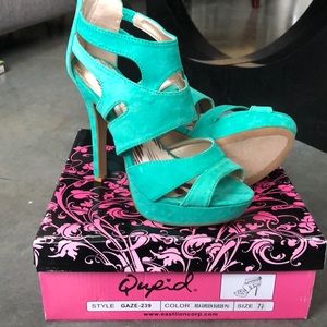 Fun Heels! Never worn!